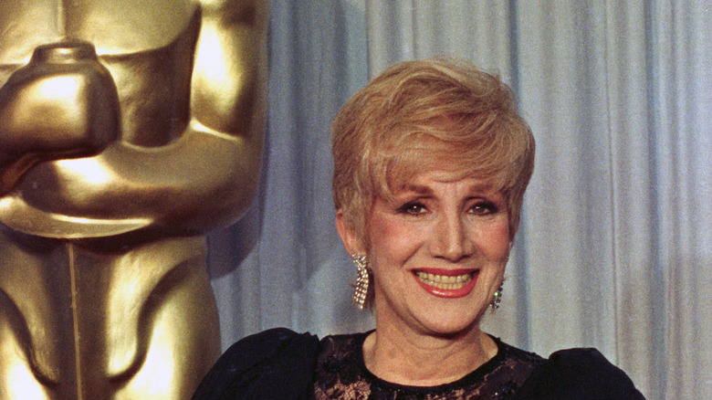 Olympia Dukakis showing off Oscar