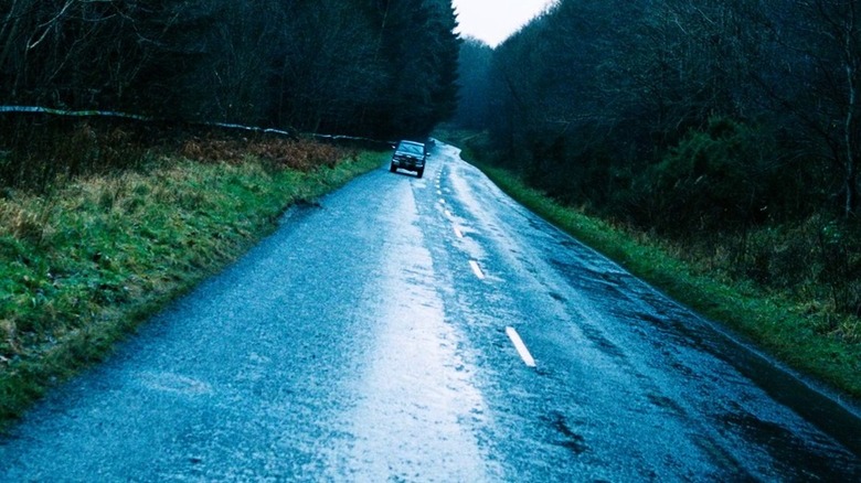 Car in The Descent
