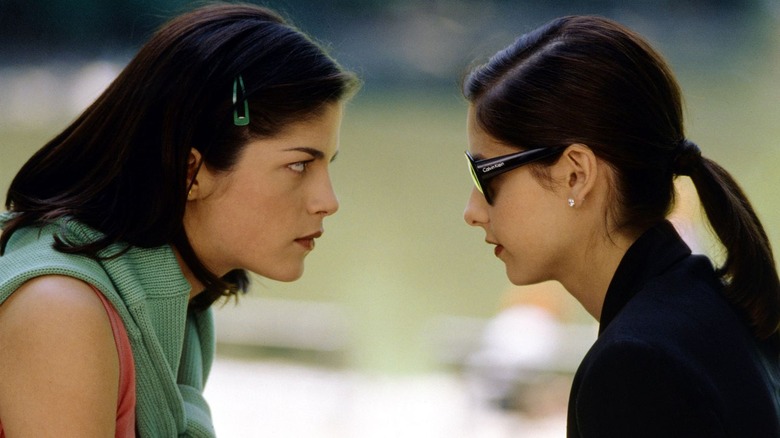 Selma Blair and Sarah Michelle Gellar kiss