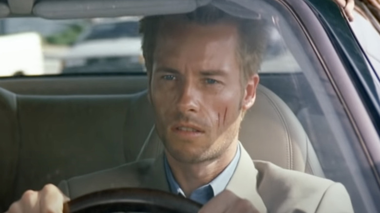 Leonard Shelby tries to remember where he was in "Memento" (2000)