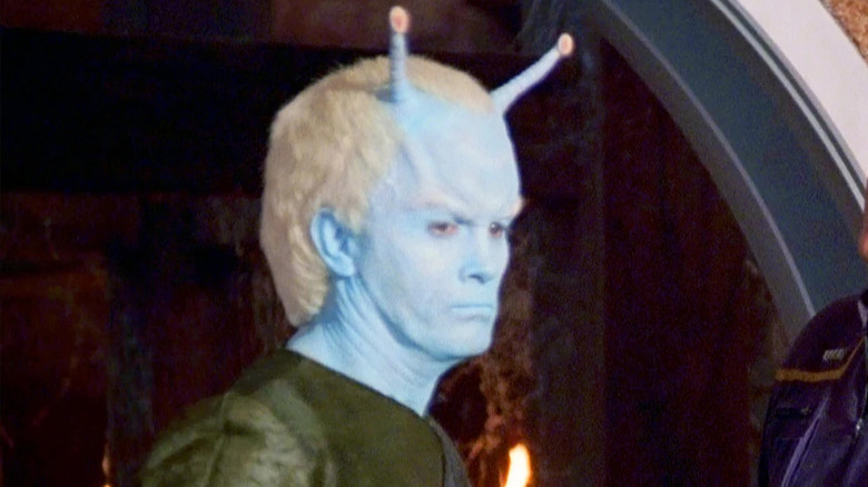 Captain Archer talking to Shran