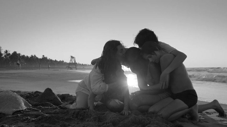 A pivotal beachside hug in Roma (2018)