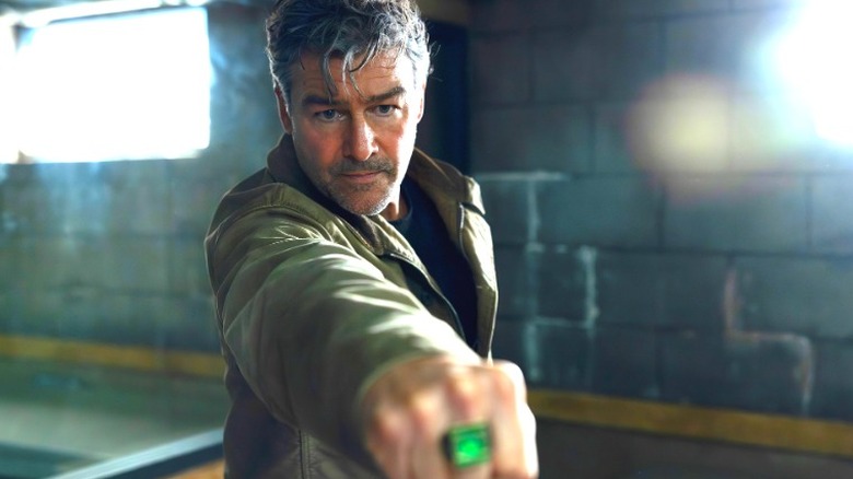 Hal Jordan using his power ring on Lanterns
