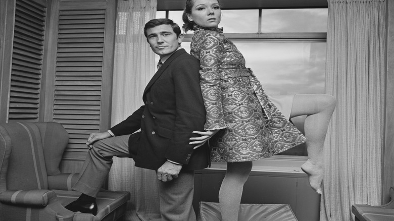 George Lazenby and Diana Rigg posing