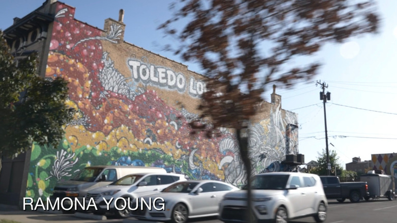A scene driving through Toledo from "The Paper's" opening credits