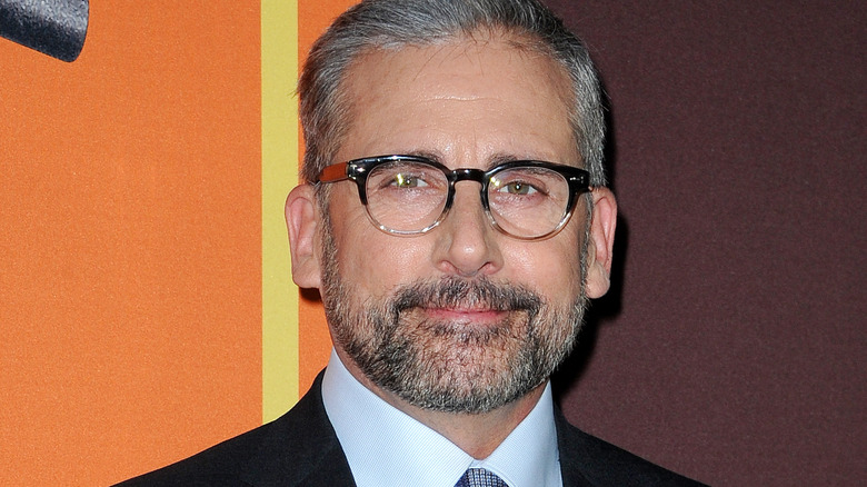 Steve Carell smiles on the red carpet