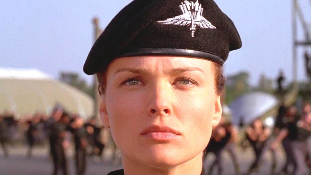 Starship Troopers Dina Meyer in black beret