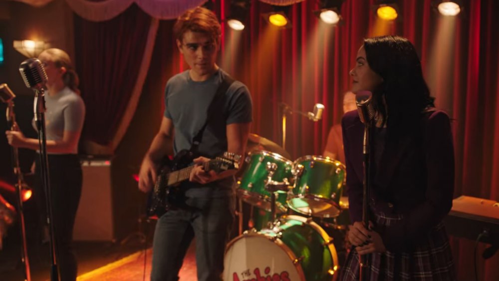 KJ Apa putting some of his guitar skills to use on Riverdale
