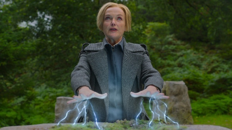 Rosalind using her powers