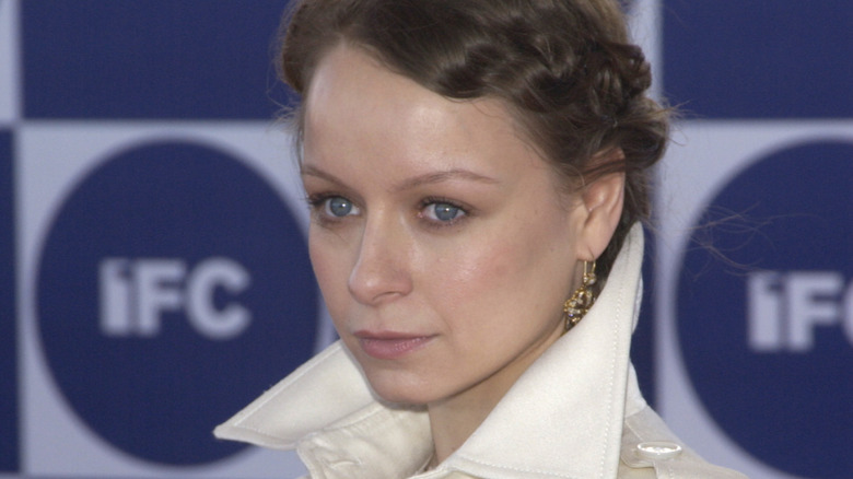 Samantha Morton posing for pictures