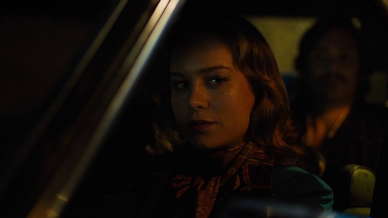 Justine examining her rivals in Free Fire (2017)