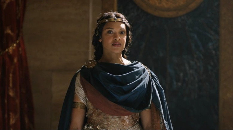 Queen Regent Míriel of Númenor speaking to her people