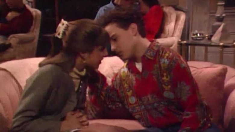 Johnny Galecki kissing Mayim Bialik