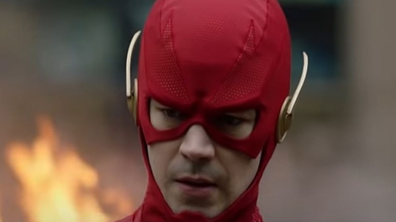 Grant Gustin preparing to fight