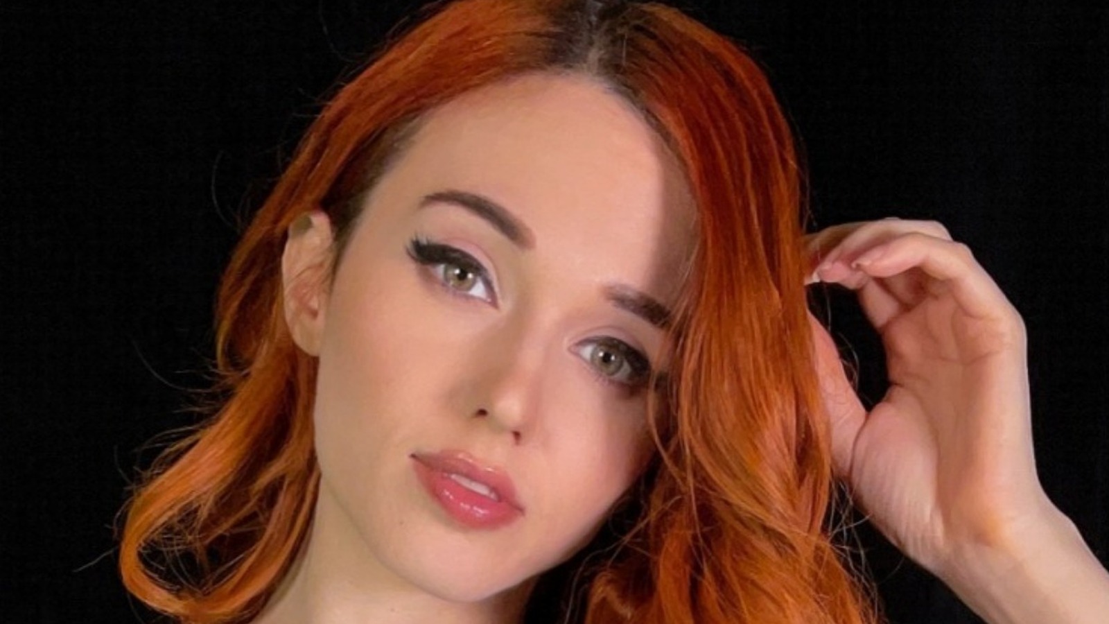 Amouranth wardrobe incident