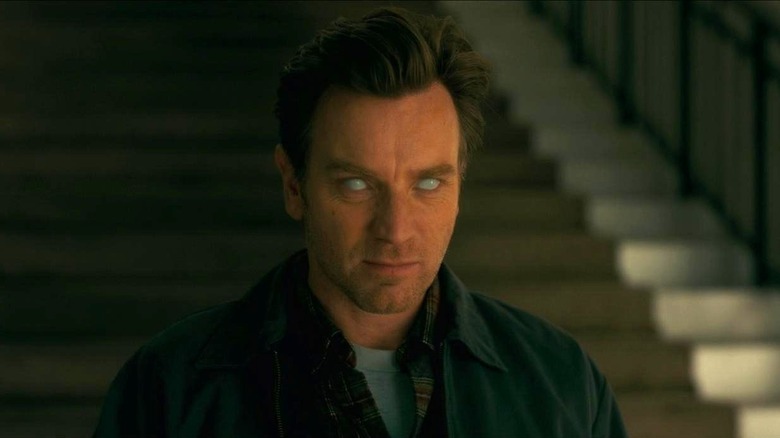 Ewan McGregor's Dan Torrance showing white eyes in Doctor Sleep
