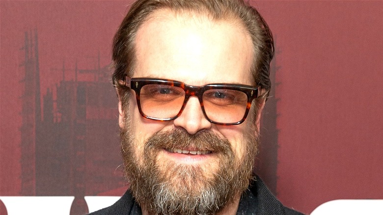 David Harbour glasses