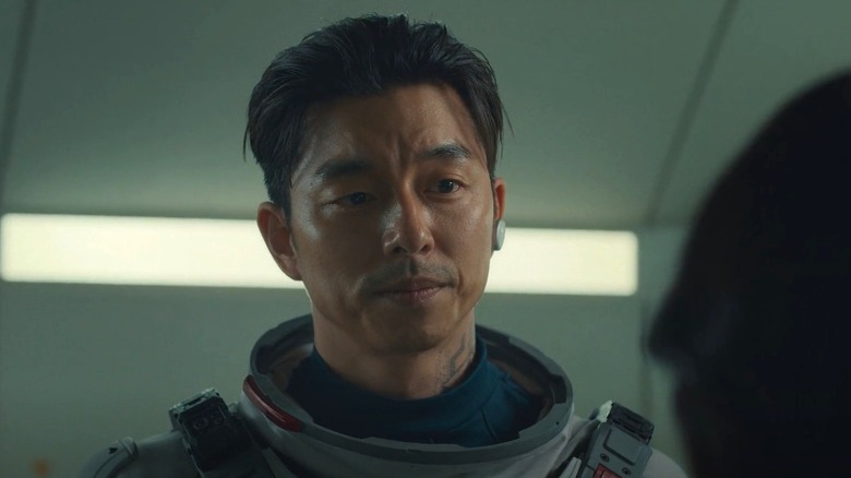 Han Yun-jae with a pensive expression