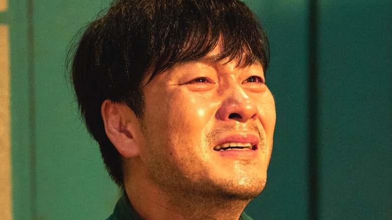 Sae-woo crying