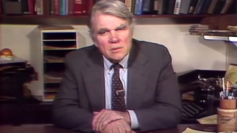 Andy Rooney sharing opinions