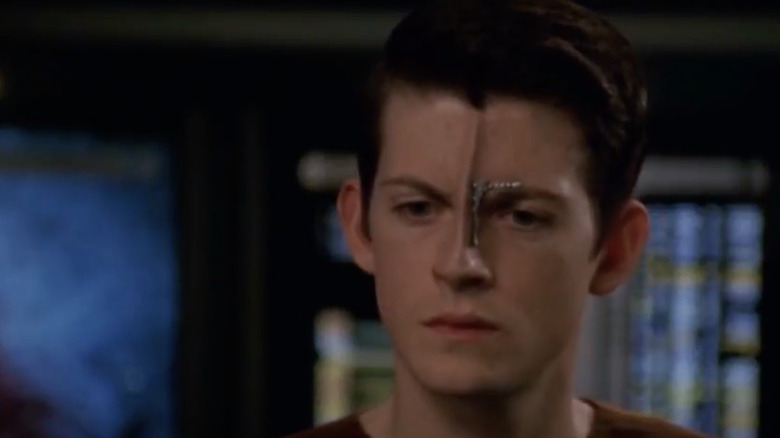 Star Trek: Voyager Icheb looks down