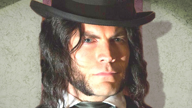 Wes Bentley close-up in hat as Edward Mordrake