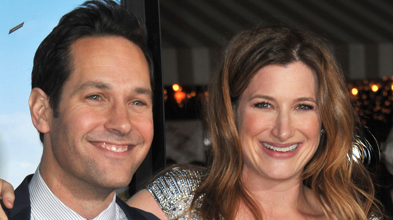 Paul Rudd and Kathryn Hahn posing together