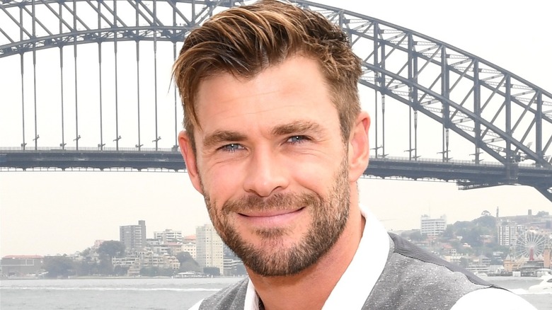 chris hemsworth smile bridge