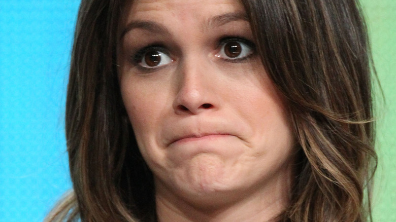 Rachel Bilson looking concerned