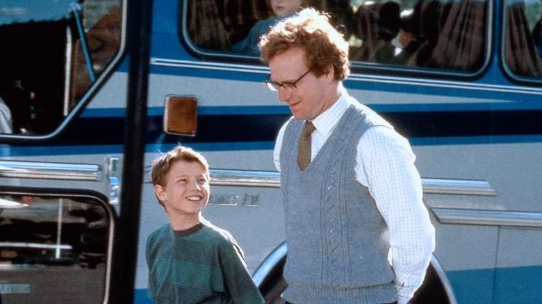 Graham picking up James from the bus stop in "Second Best" (1994)