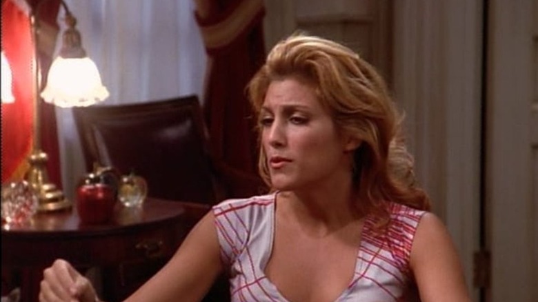 Jennifer Esposito gestures on Spin City