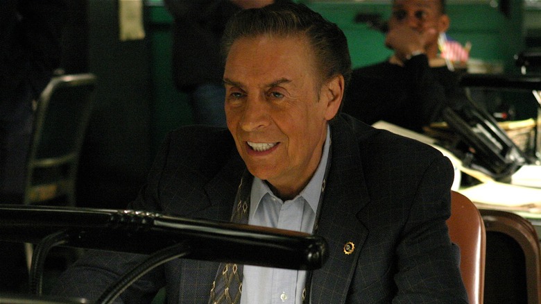 Lennie Briscoe working on his computer in Law & Order (2004)