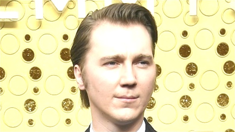 Paul Dano posing at a photocall