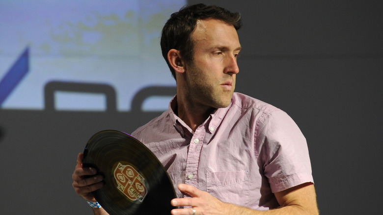 RJD2 performing a DJ set