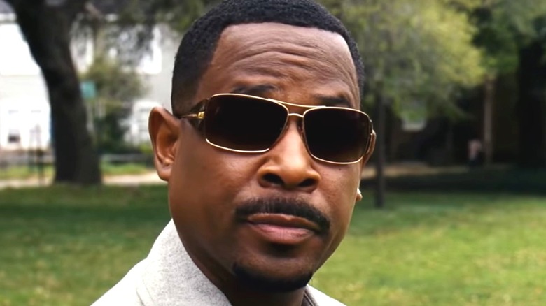 Martin Lawrence wearing sunglasses