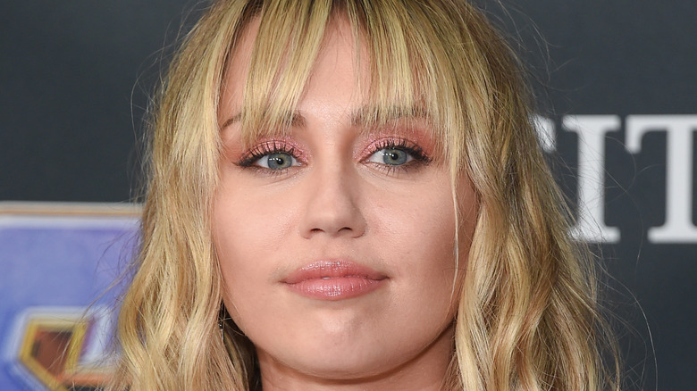 Endgame premiere Miley Cyrus blond hair