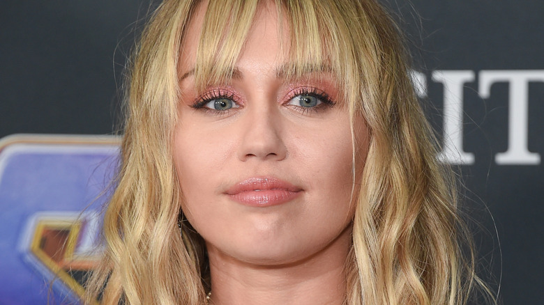Endgame premiere Miley Cyrus blond hair