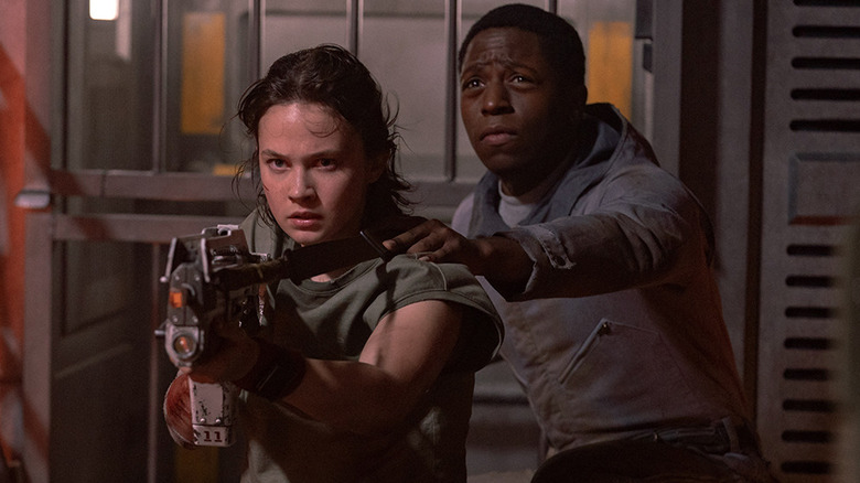 Rain and Andy face down trouble in "Alien: Romulus" (2023)