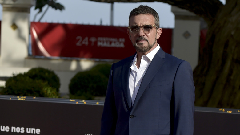 Banderas looking stylish