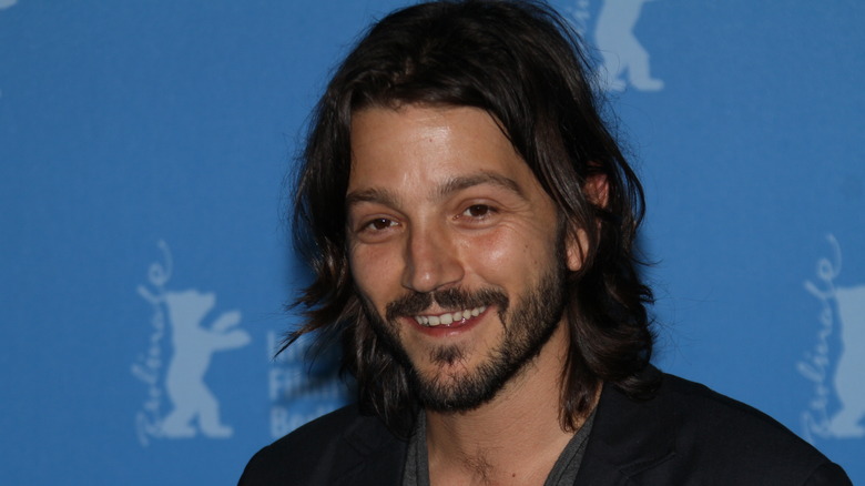 Diego Luna blue Berlinale background