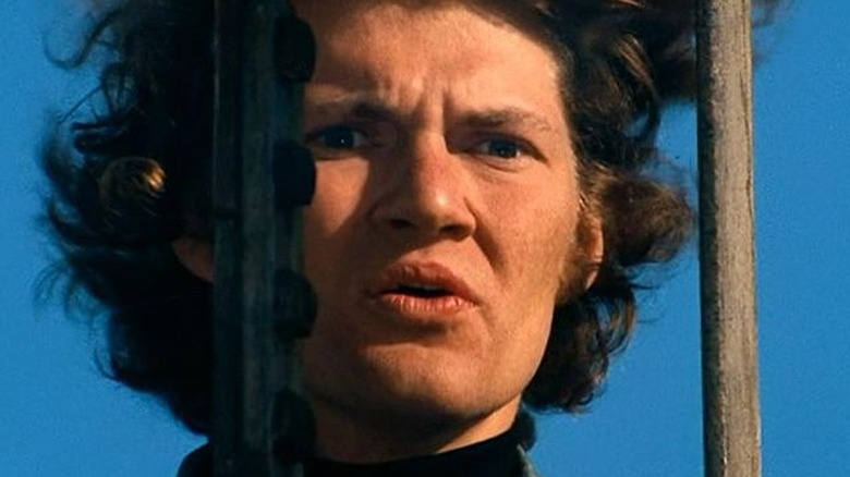 Scorpio between the bars