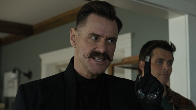 Robotnik raising his hand