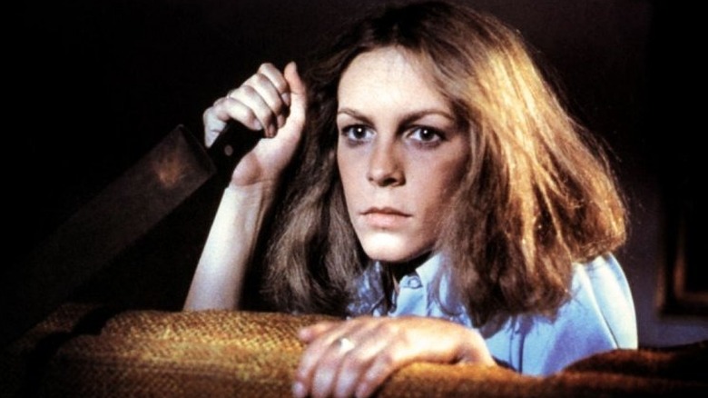 Laurie Strode holds knife