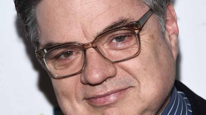 Oliver Platt wearing glasses