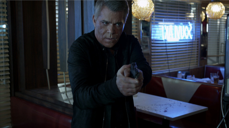 Ray Liotta points gun