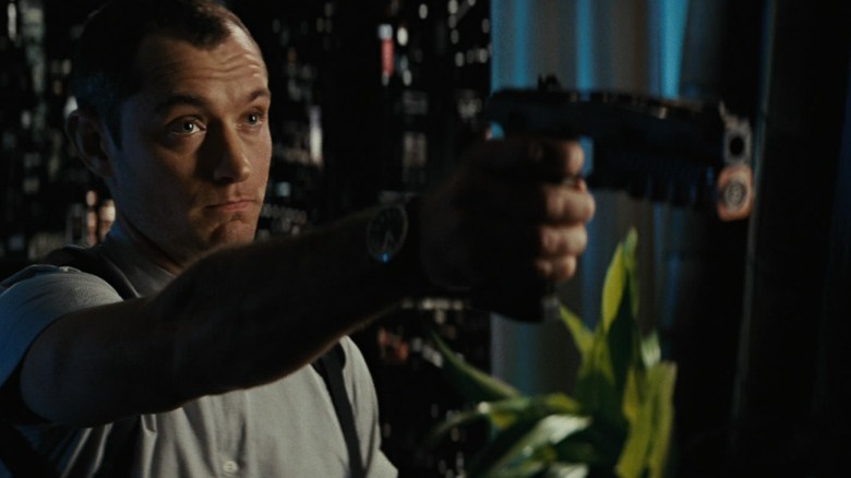 Remy points weapon