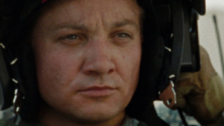 Jeremy Renner in Military uniform