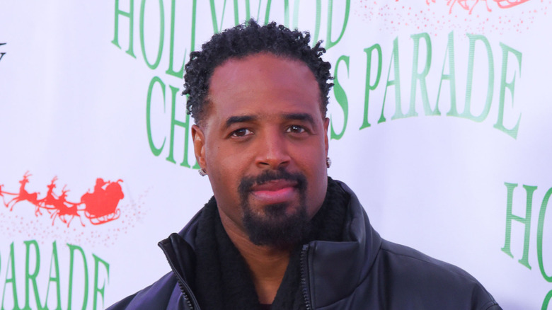 Shawn Wayans striking a pose
