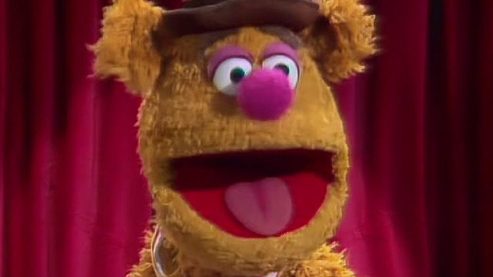 Fozzie telling jokes