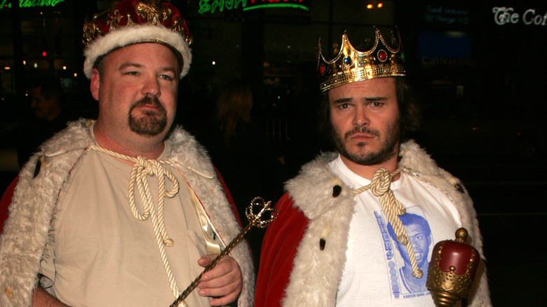   Jack Black i Kyle Gass amb túnica de rei